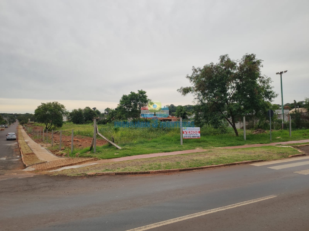 Terreno para venda no Jardim Três Pinheiros | IMOBILIARIA 3 FRONTEIRAS | Portal OBusca