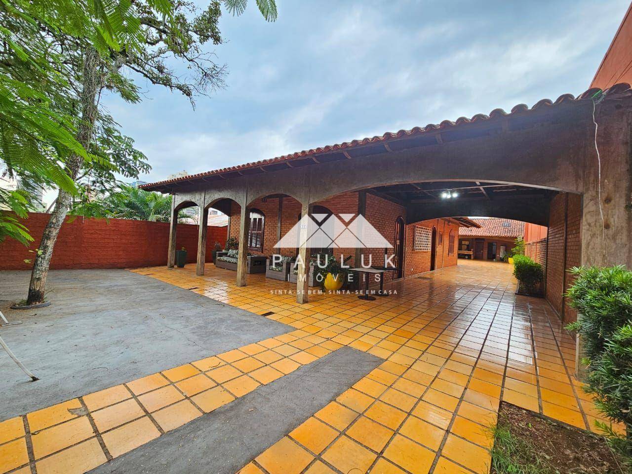 Casa com 6 Dormitórios Sendo 2 Suítes para Alugar, 300 M² Por R$ 8.000/mês - Centro - Foz do Iguaçu/ | PAULUK IMÓVEIS | Portal OBusca
