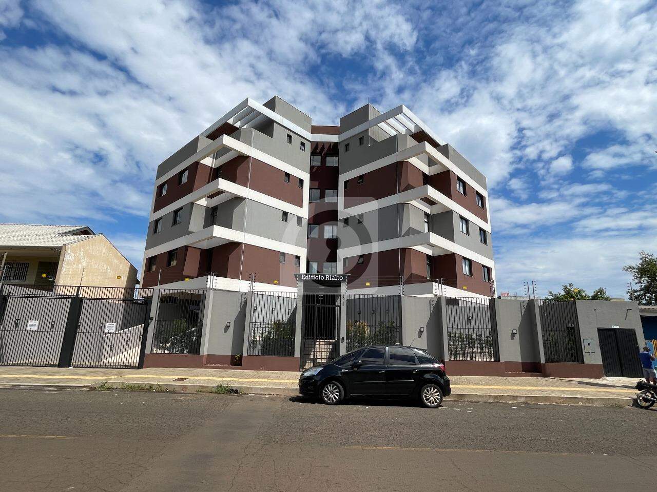 Apartamento à venda Em Foz do Iguaçu no Edifício Rialto na Vila Portes. | IGUASSU INVEST | Portal OBusca