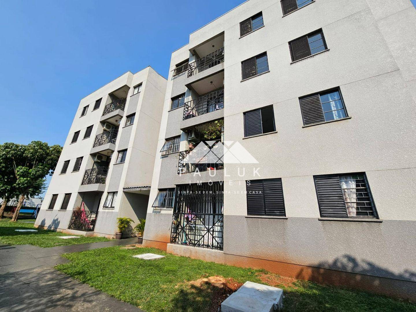 Apartamento com 3 Dormitórios Sendo 1 Suíte à venda Por R$ 280.000 - Residencial Tarobá - Foz do Igu | PAULUK IMÓVEIS | Portal OBusca