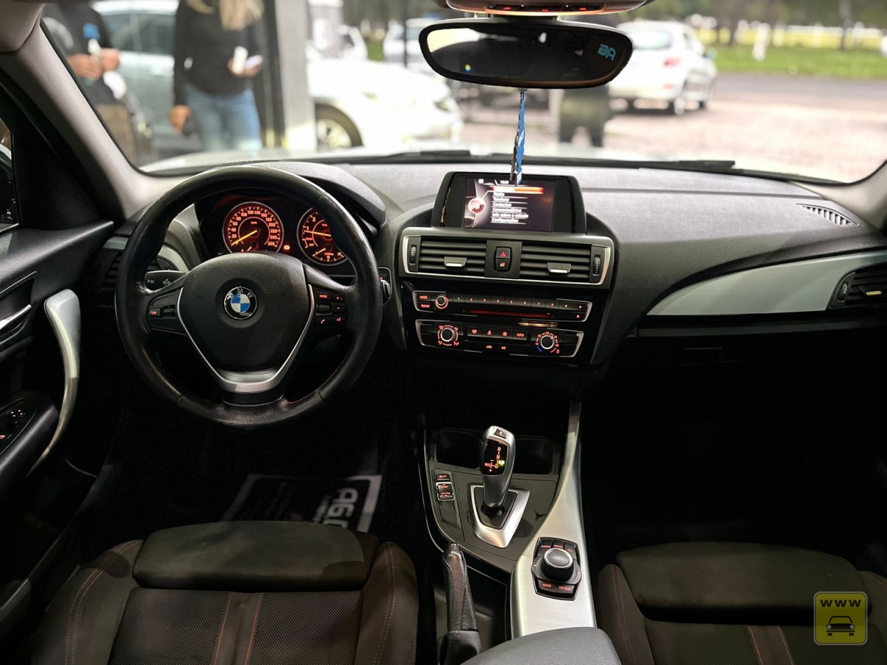 BMW 120i SPORT