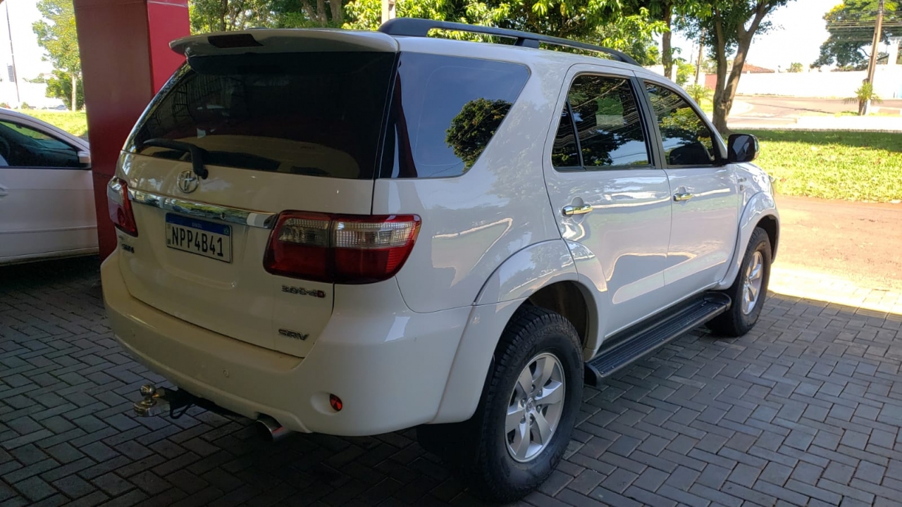 TOYOTA HILUX SW4 SRV 7 LUGARES