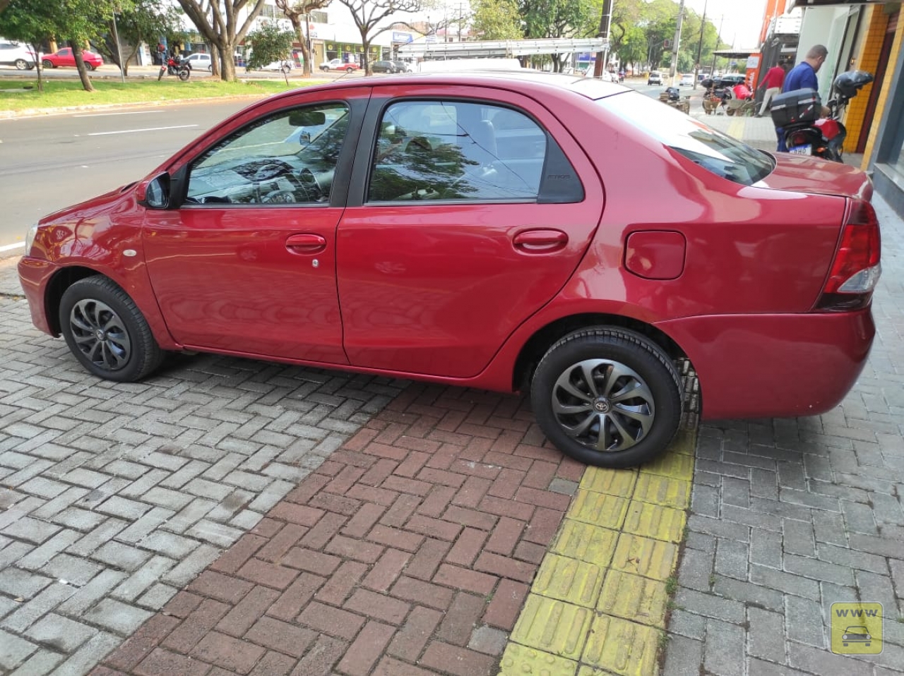 TOYOTA ETIOS SEDAN X. Veículo ALMEIDA CARROS