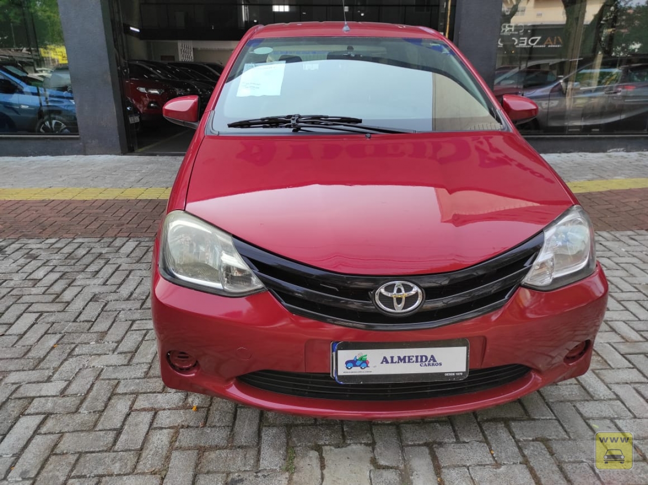 TOYOTA ETIOS SEDAN X. Veículo ALMEIDA CARROS