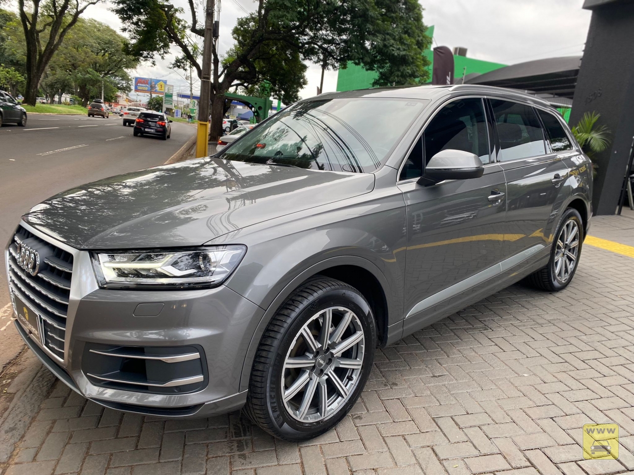 AUDI Q7 3.0