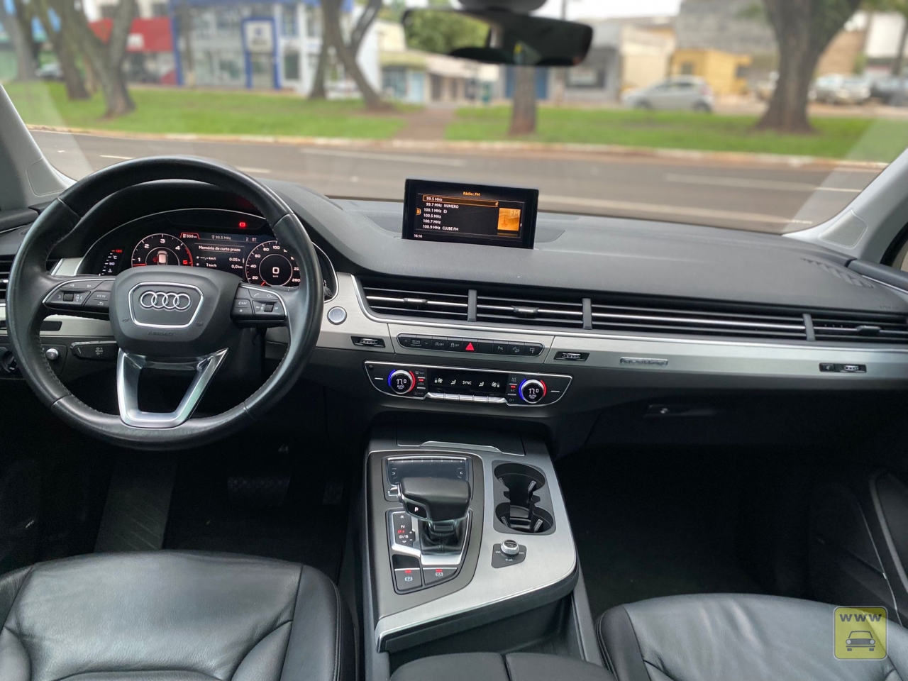 AUDI Q7 3.0