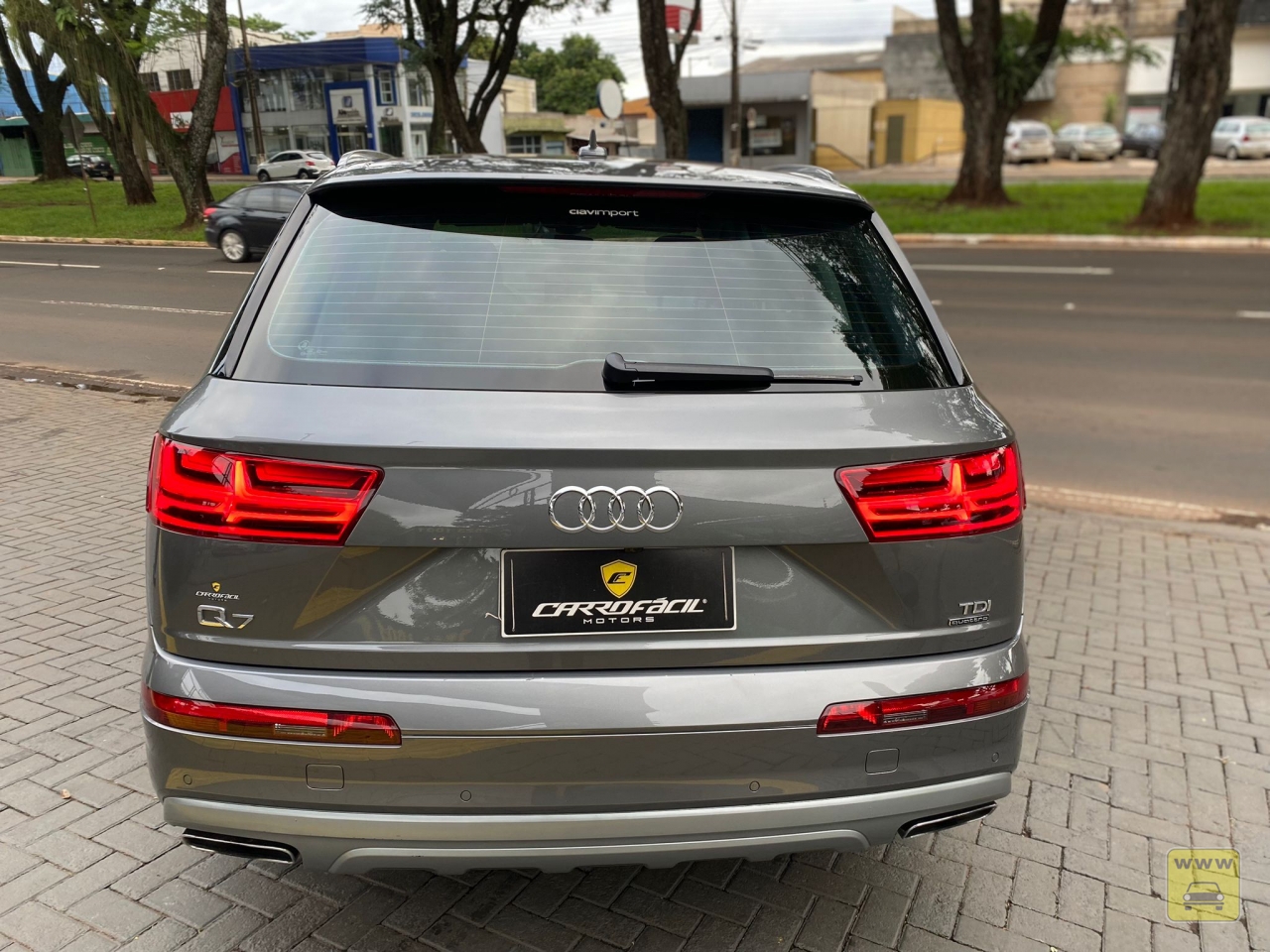 AUDI Q7 3.0