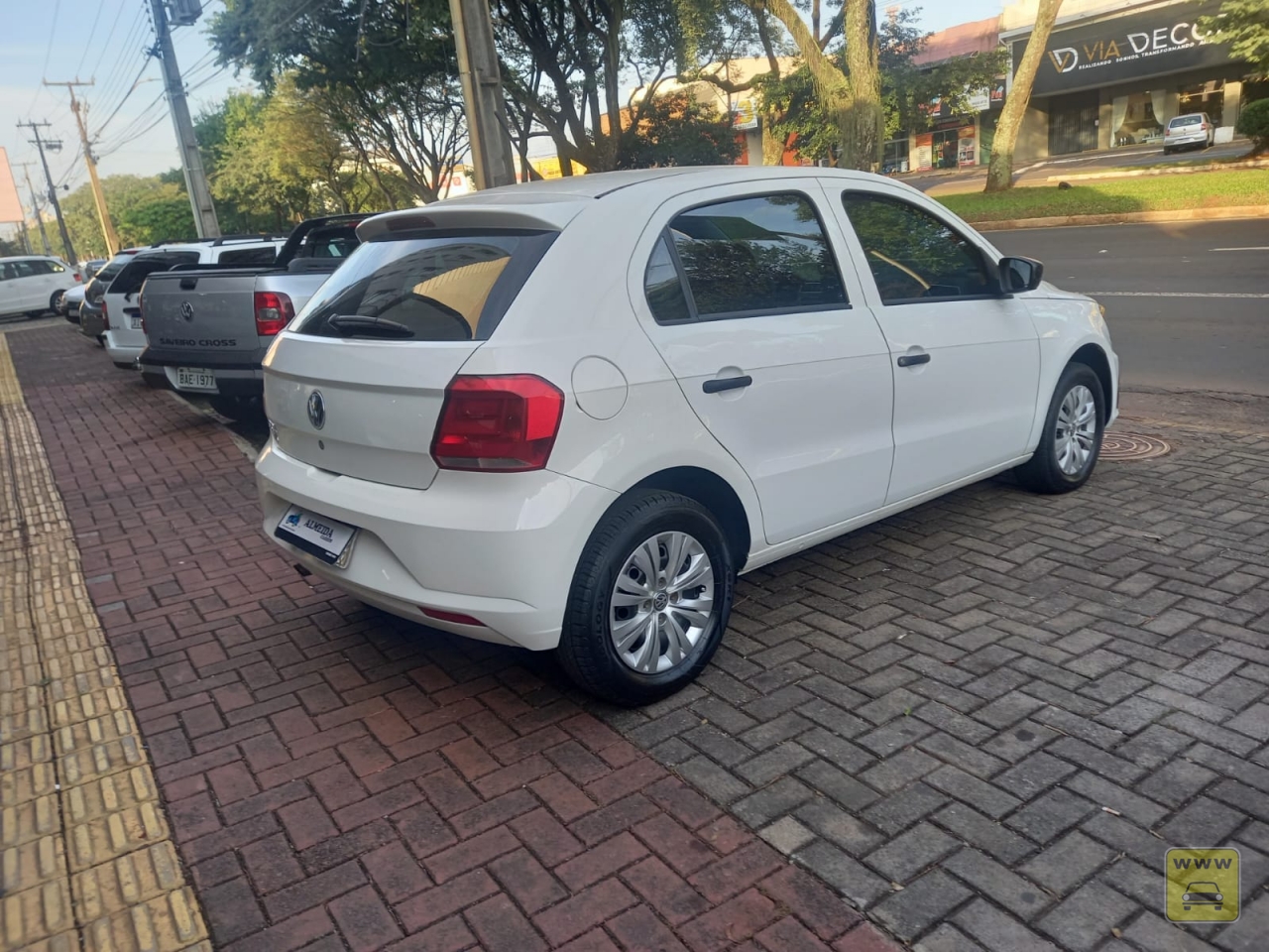 VOLKSWAGEN GOL TRENDLINE 1.0. Veículo ALMEIDA CARROS