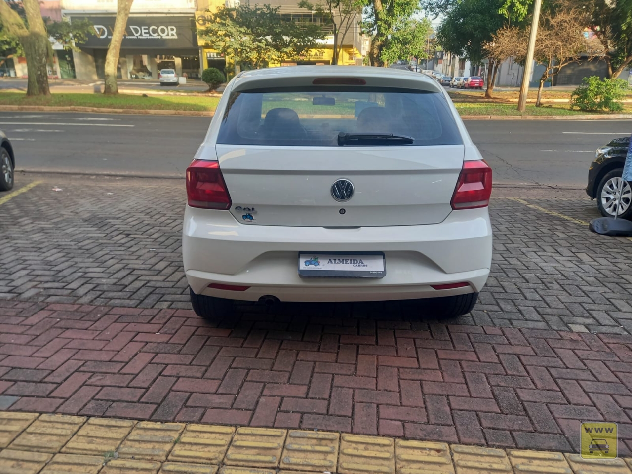 VOLKSWAGEN GOL TRENDLINE 1.0. Veículo ALMEIDA CARROS