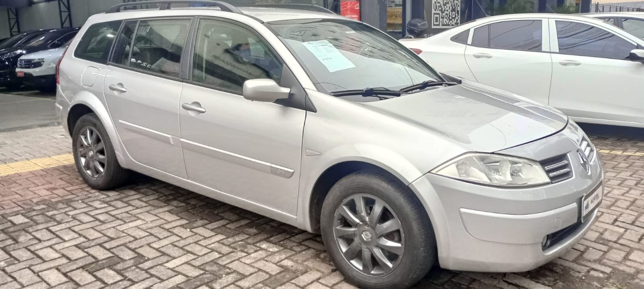 RENAULT MEGANE DYN 16. Veículo ALMEIDA CARROS