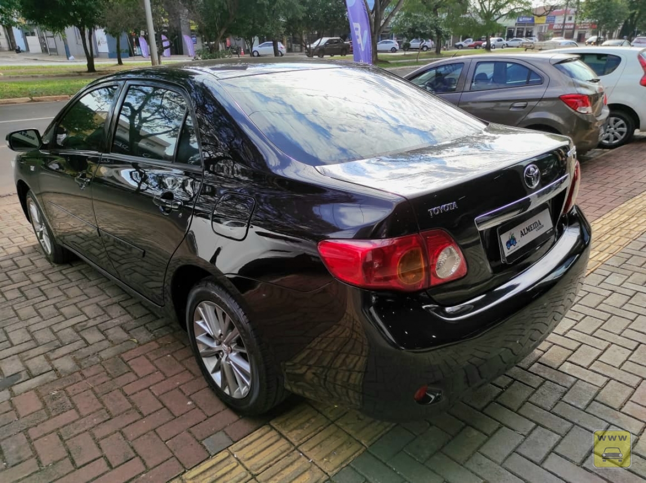 TOYOTA COROLLA XEI 1.8. Veículo ALMEIDA CARROS