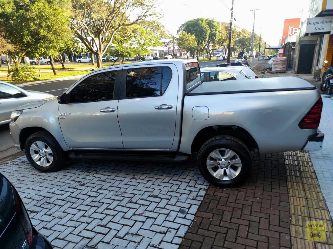 TOYOTA HILUX CDSR A2GF. Veículo ALMEIDA CARROS