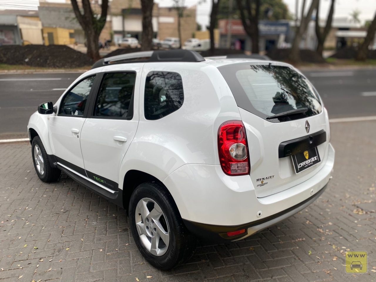 RENAULT DUSTER 2.0