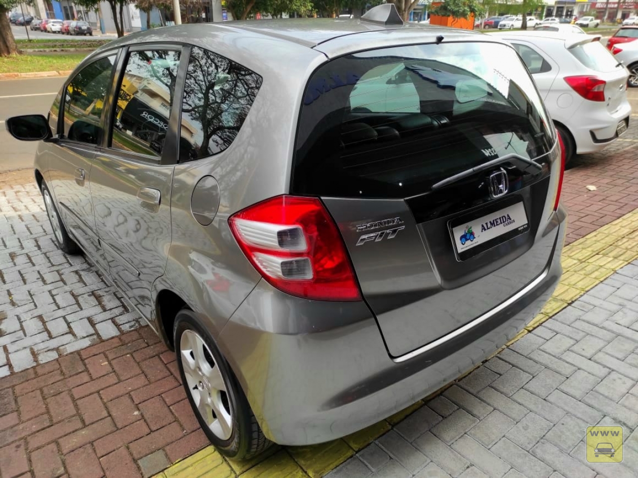 HONDA FIT LX. Veículo ALMEIDA CARROS