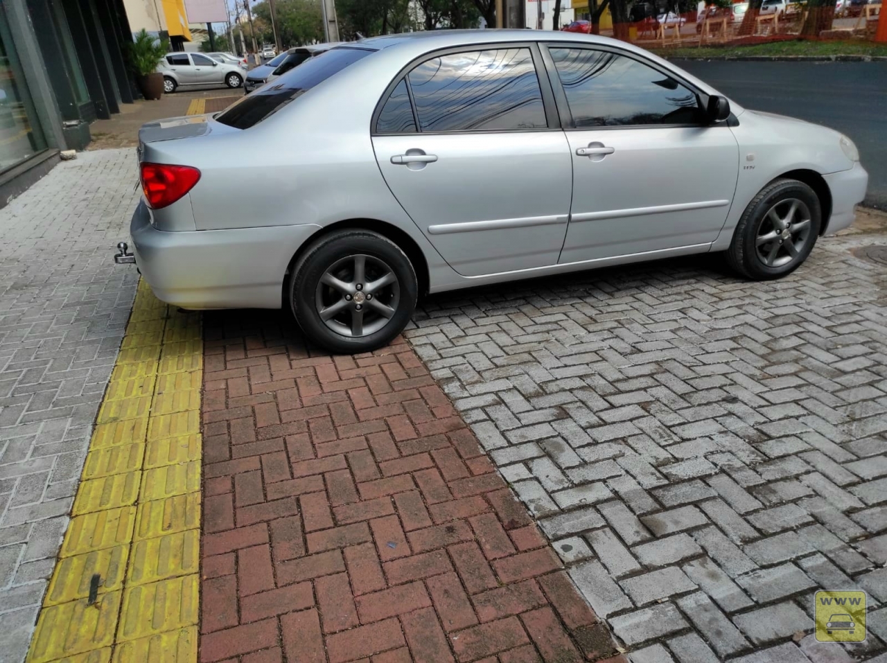 TOYOTA COROLLA XEI 1.8 VVT. Veículo ALMEIDA CARROS