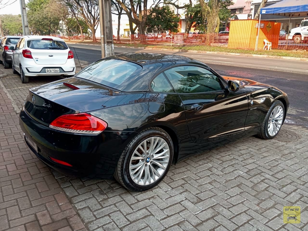 BMW Z4 SDRIVE 20i. Veículo ALMEIDA CARROS