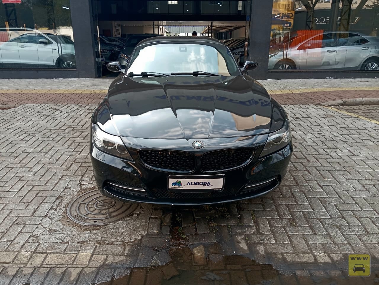 BMW Z4 SDRIVE 20i. Veículo ALMEIDA CARROS