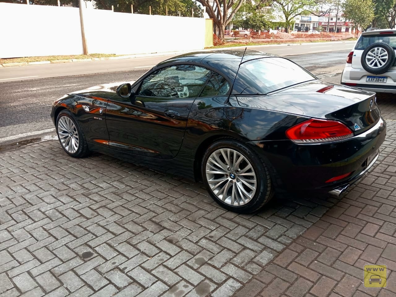 BMW Z4 SDRIVE 20i. Veículo ALMEIDA CARROS