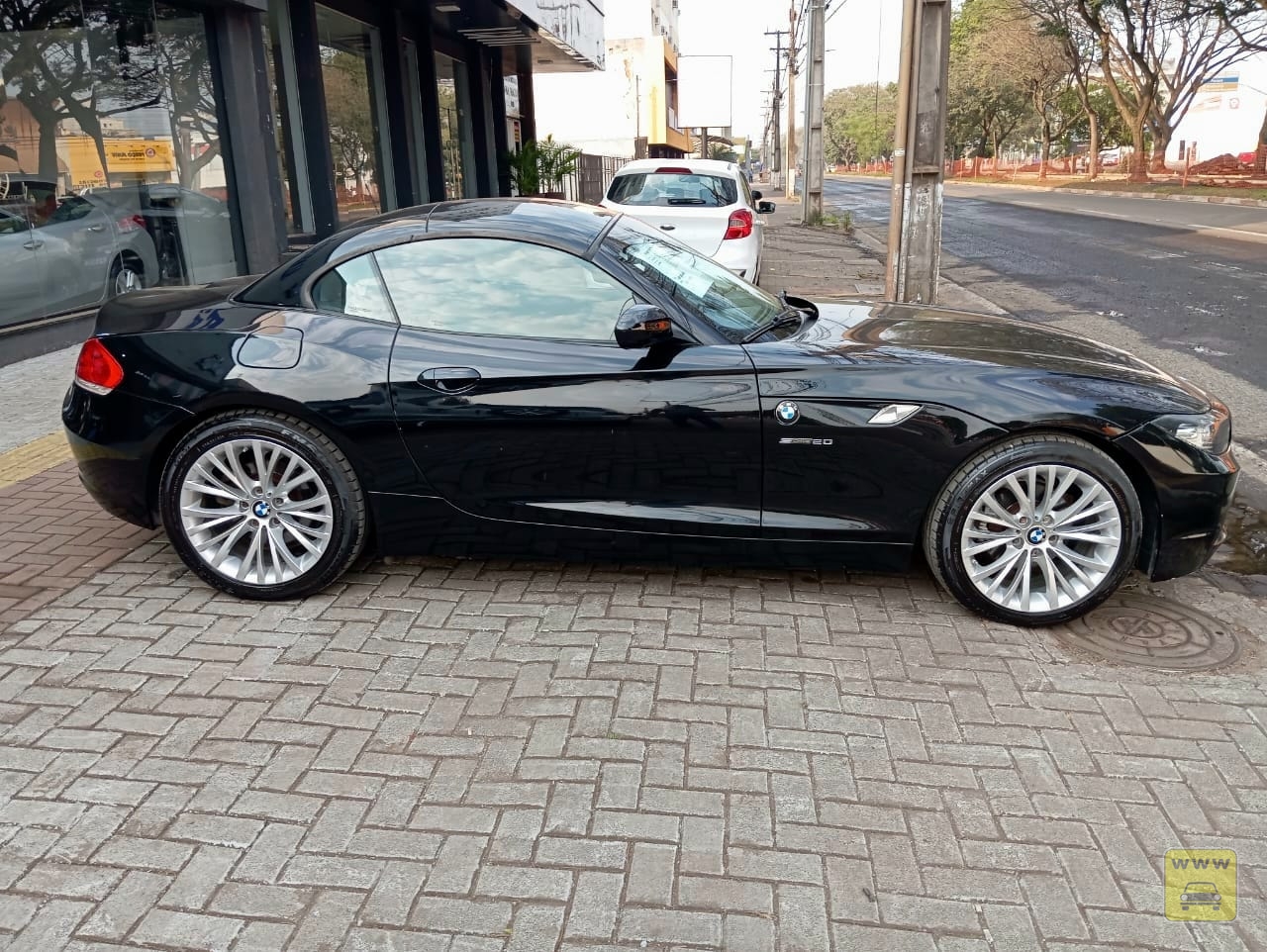 BMW Z4 SDRIVE 20i. Veículo ALMEIDA CARROS