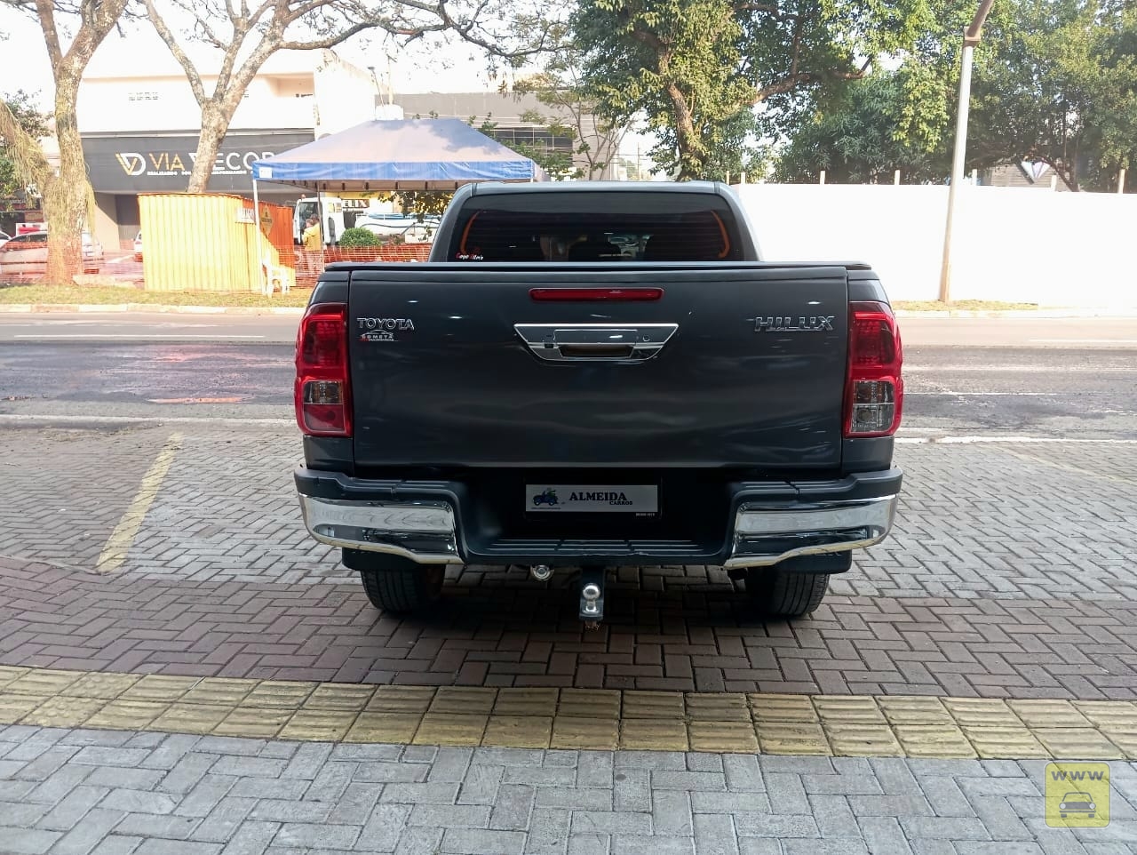 TOYOTA HILUX CD SR. Veículo ALMEIDA CARROS