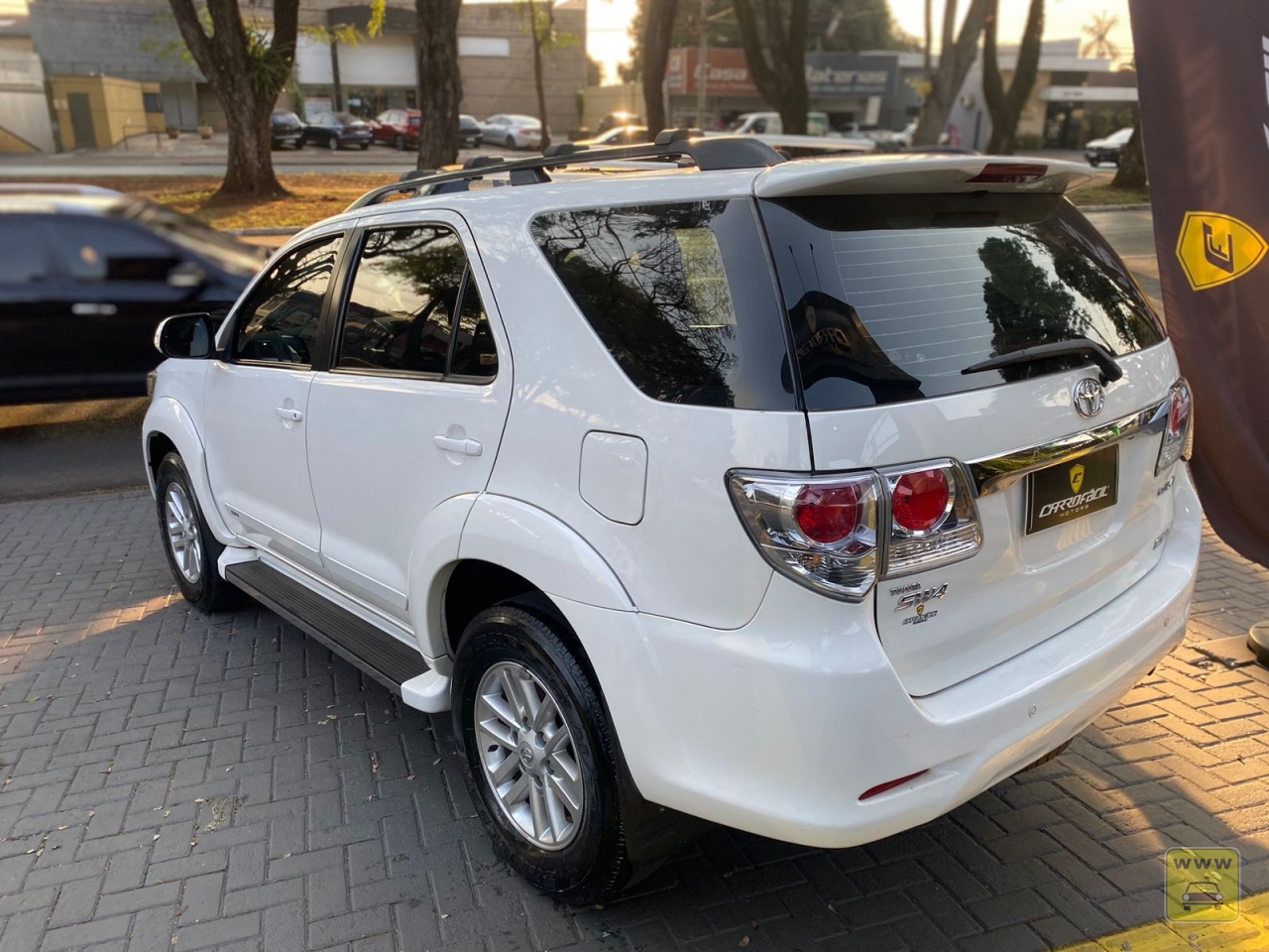 TOYOTA HILUX SW4