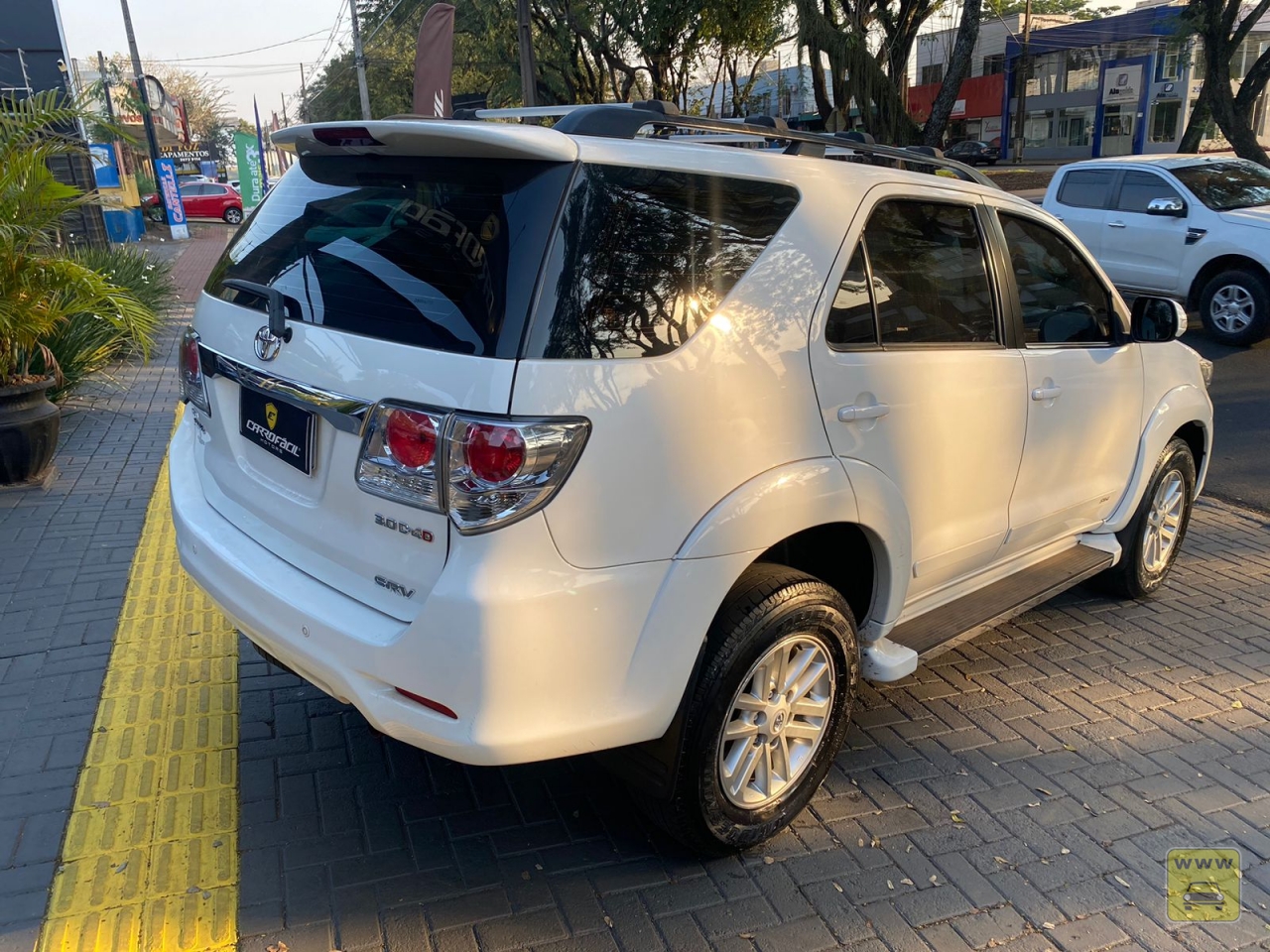 TOYOTA HILUX SW4