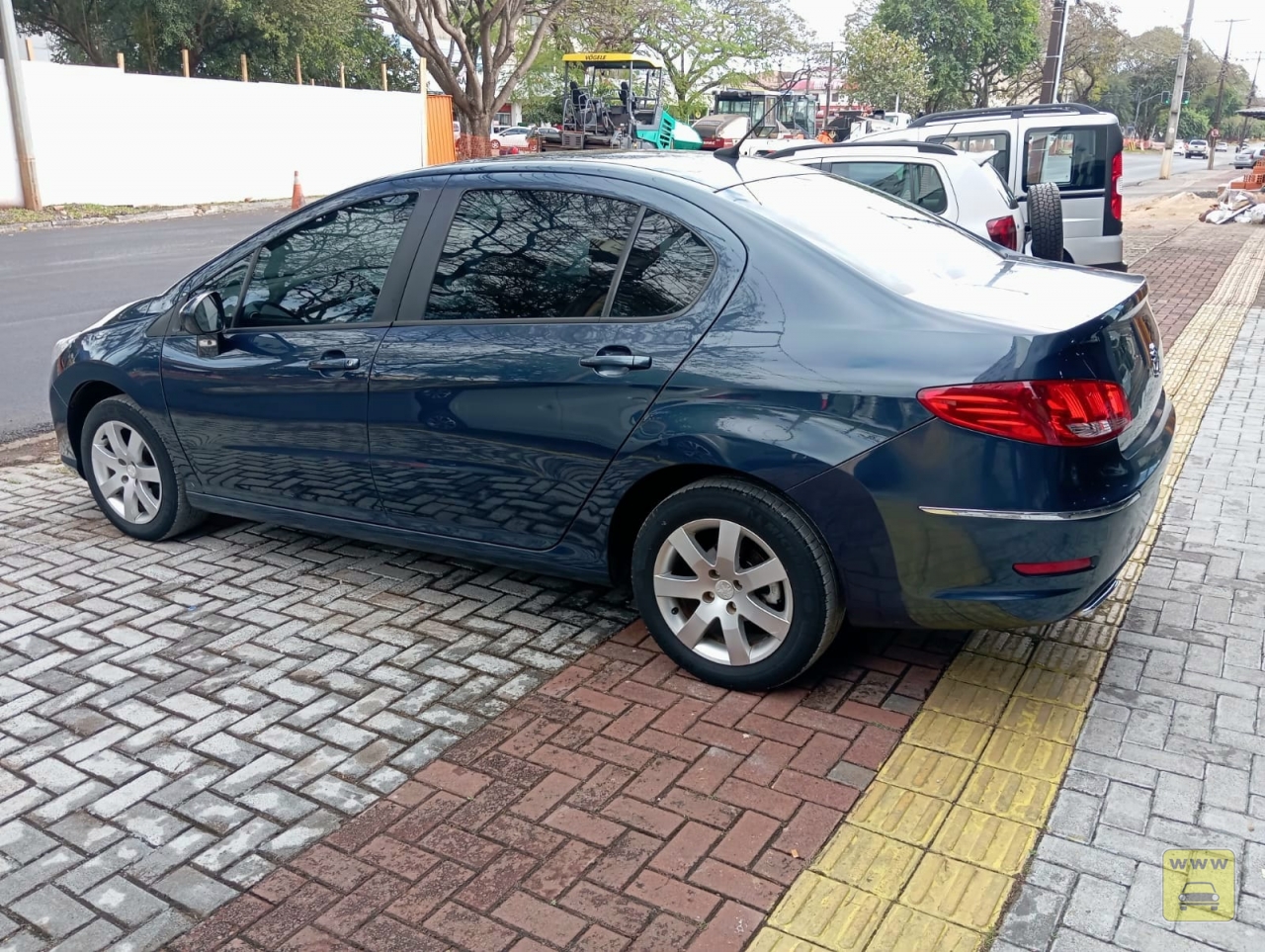 PEUGEOT 408 ALLURE. Veículo ALMEIDA CARROS