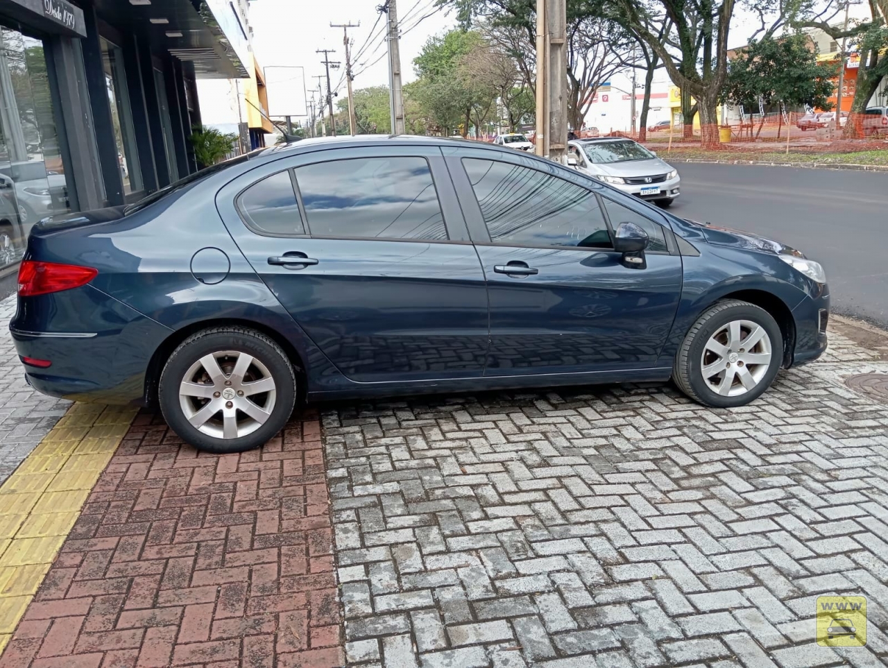 PEUGEOT 408 ALLURE. Veículo ALMEIDA CARROS