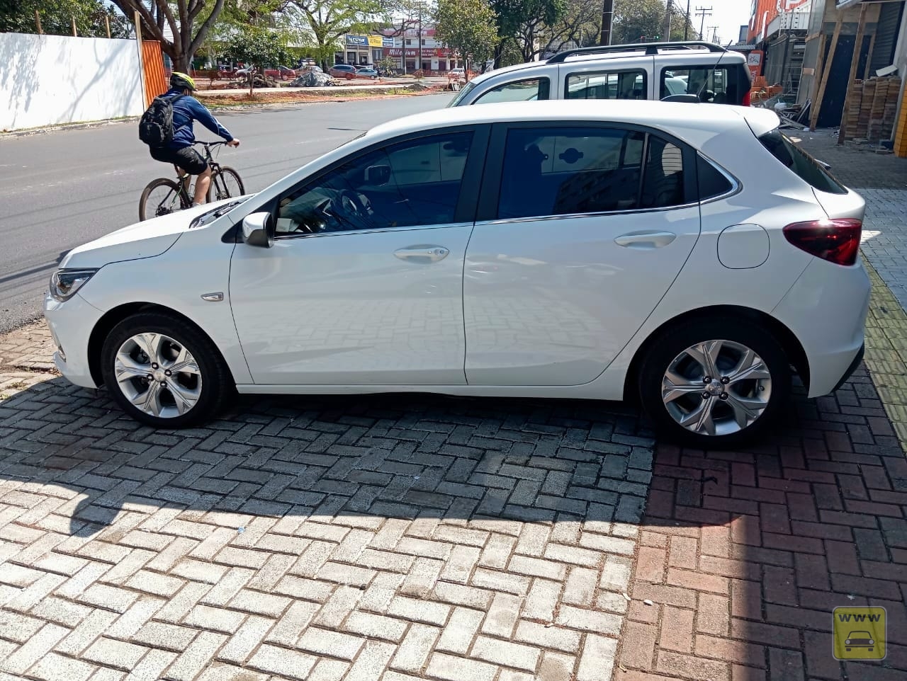 CHEVROLET ONIX 1.0 PREMIER. Veículo ALMEIDA CARROS