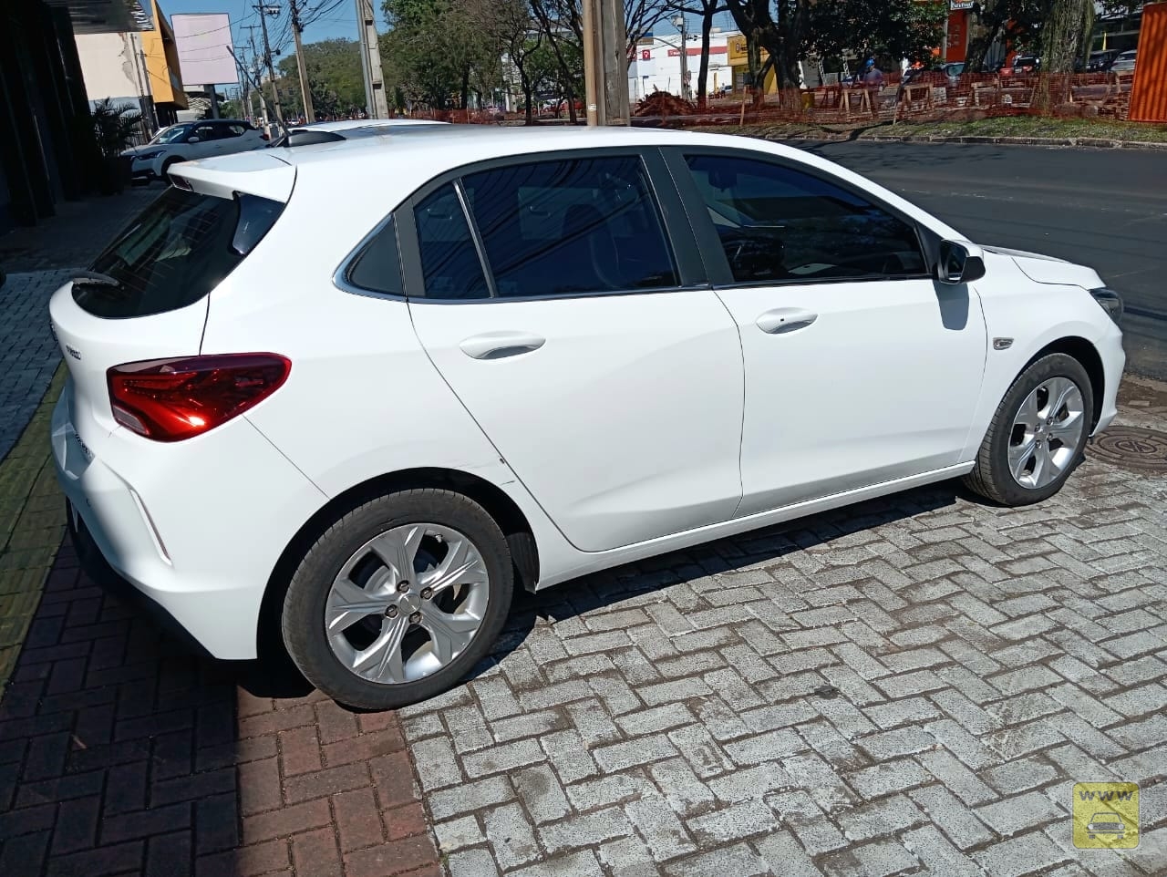 CHEVROLET ONIX 1.0 PREMIER. Veículo ALMEIDA CARROS