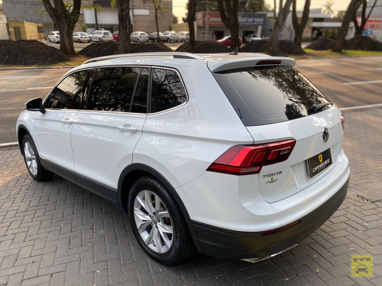 VOLKSWAGEN TIGUAN ALLSPACE