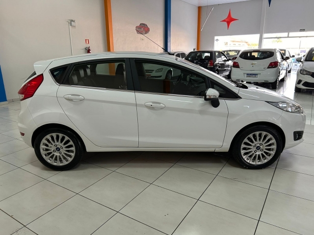 FORD FIESTA 1.0 ECOBOOST TITANIUM PLUS HATCH 12V GASOLINA 4P POWERSHIFT