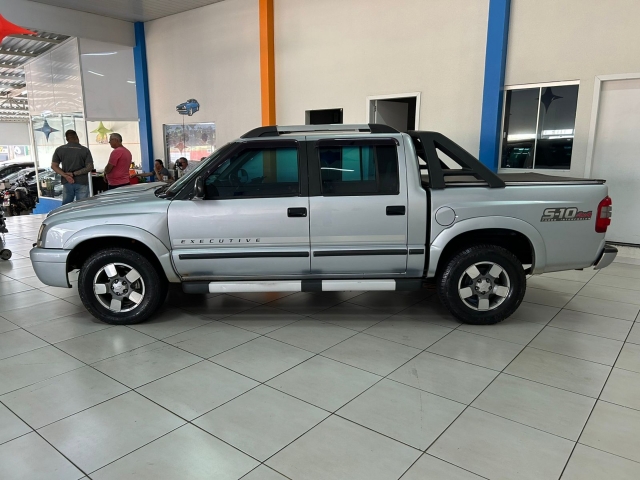 CHEVROLET S10 2.8 EXECUTIVE 4X4 CD 12V TURBO ELECTRONIC INTERCOOLER DIESEL 4P MANUAL