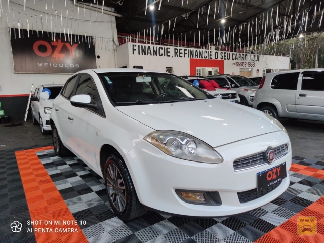 FIAT BRAVO ESSENCE 1.8 11/11 | Ozy Veículos | Portal OBusca