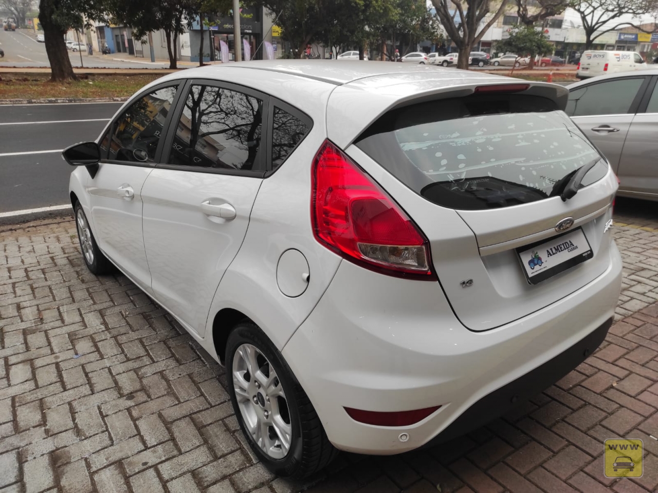 FORD FIESTA HA 1.6L SEB. Veículo ALMEIDA CARROS