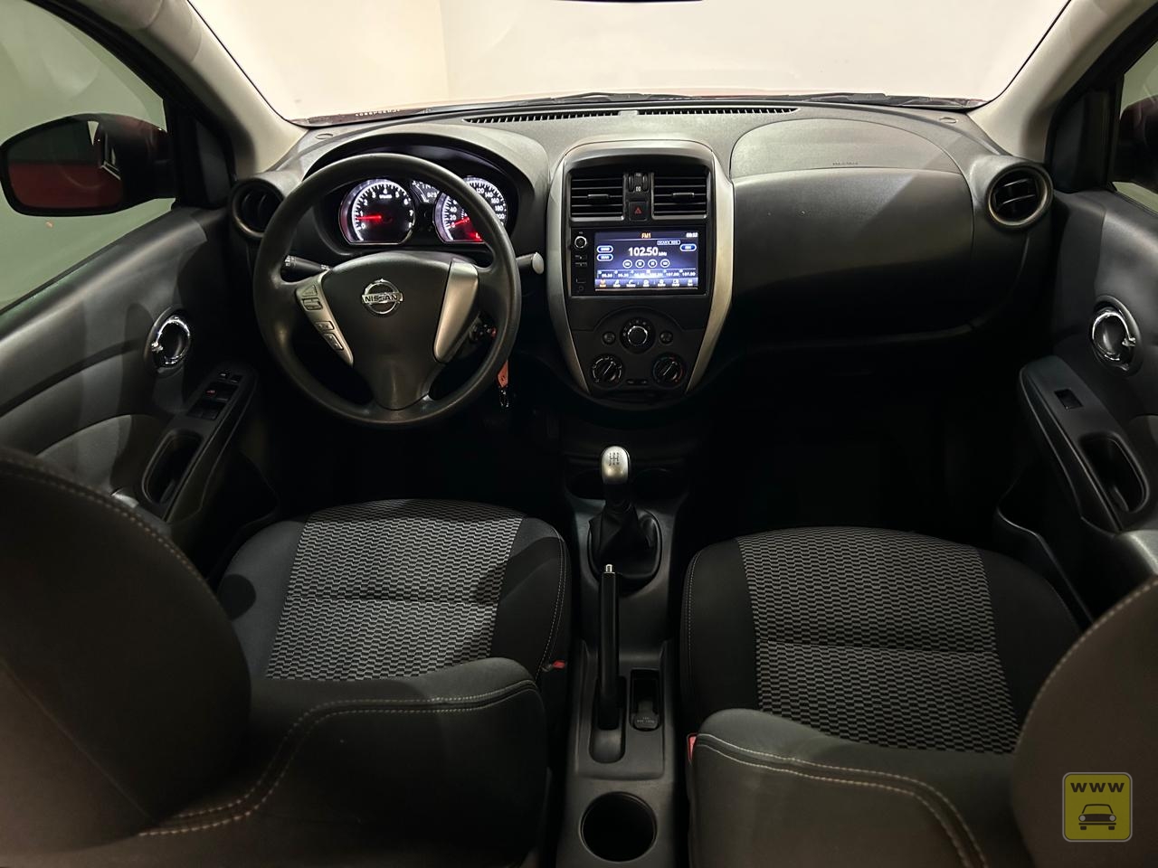 NISSAN VERSA 1.6 COMPLETO. Veículo GERAÇÃO VEÍCULOS - FOZ