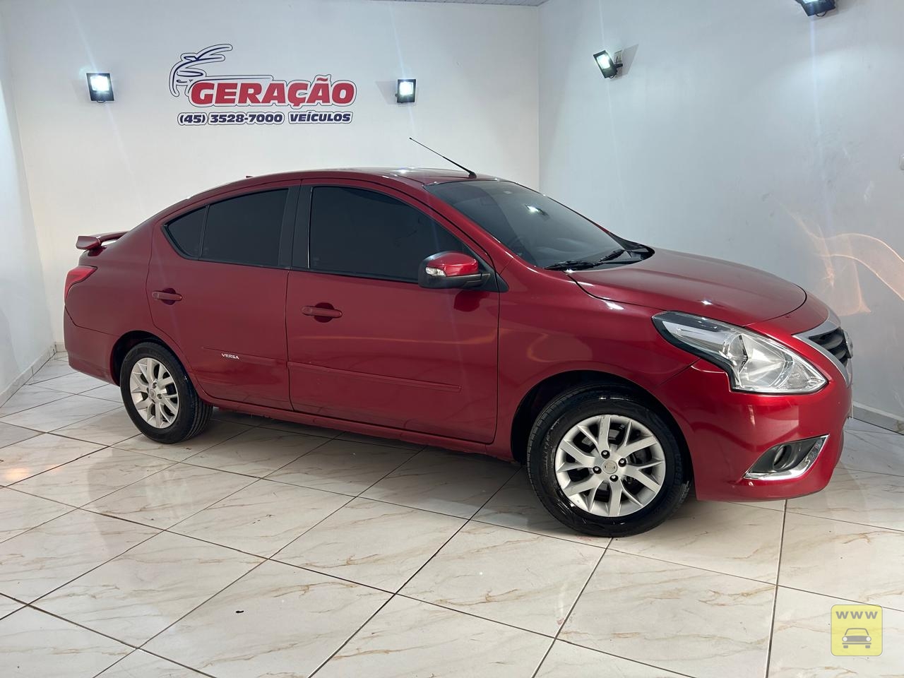 NISSAN VERSA 1.6 COMPLETO. Veículo GERAÇÃO VEÍCULOS - FOZ