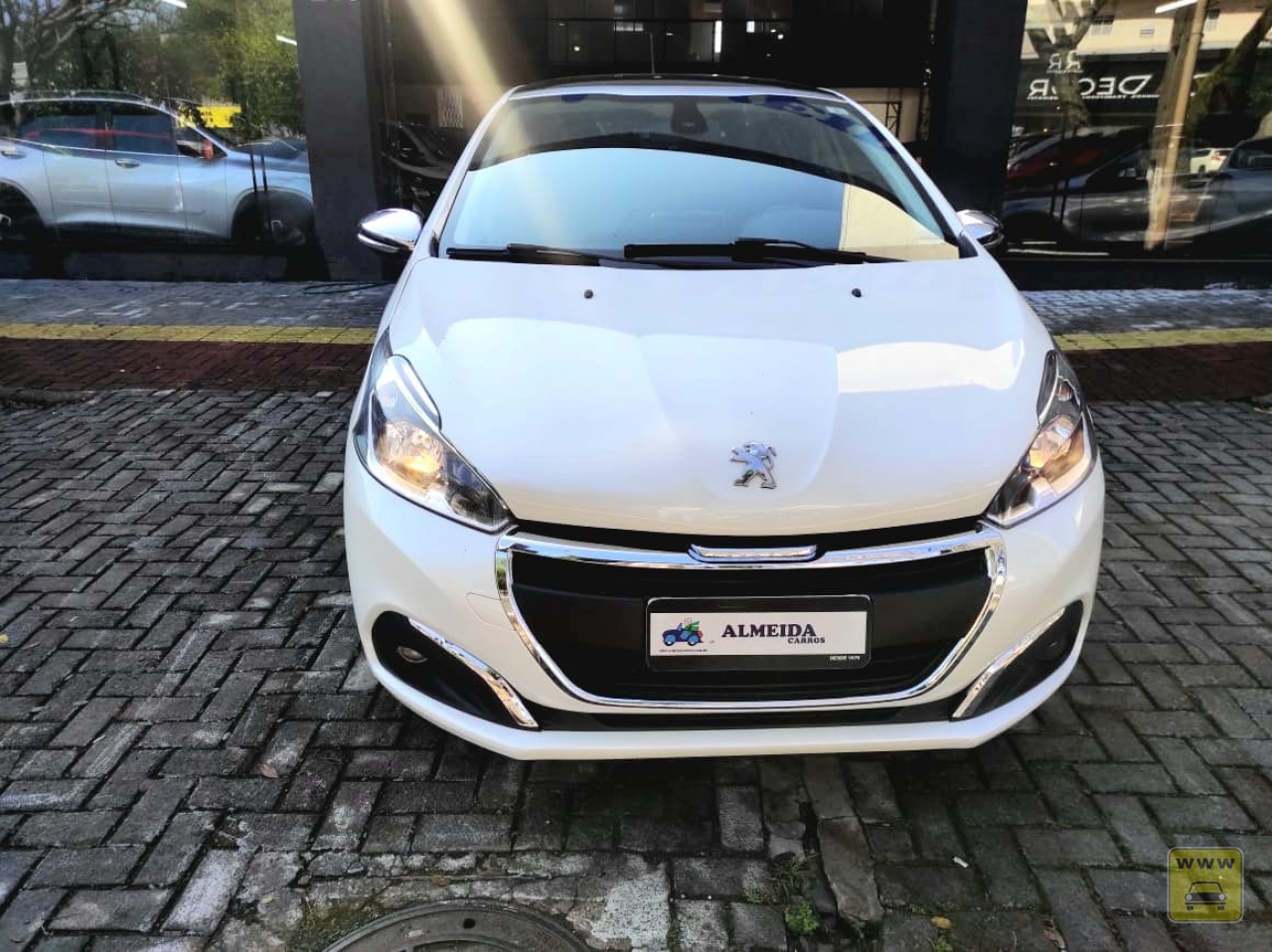 PEUGEOT 208 UBTECH. Veículo ALMEIDA CARROS