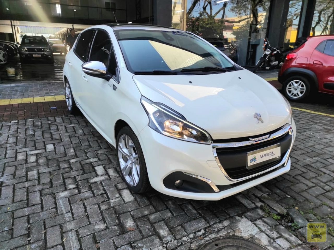 PEUGEOT 208 UBTECH. Veículo ALMEIDA CARROS