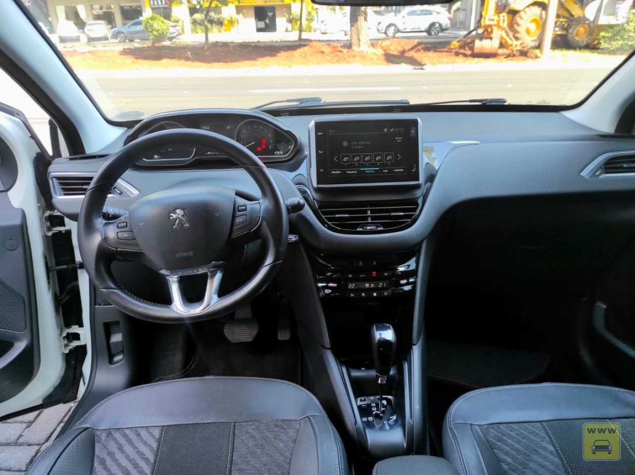 PEUGEOT 208 UBTECH. Veículo ALMEIDA CARROS