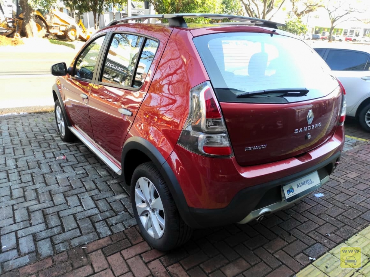 RENAULT SANDERO STEPWAY 1.6. Veículo ALMEIDA CARROS