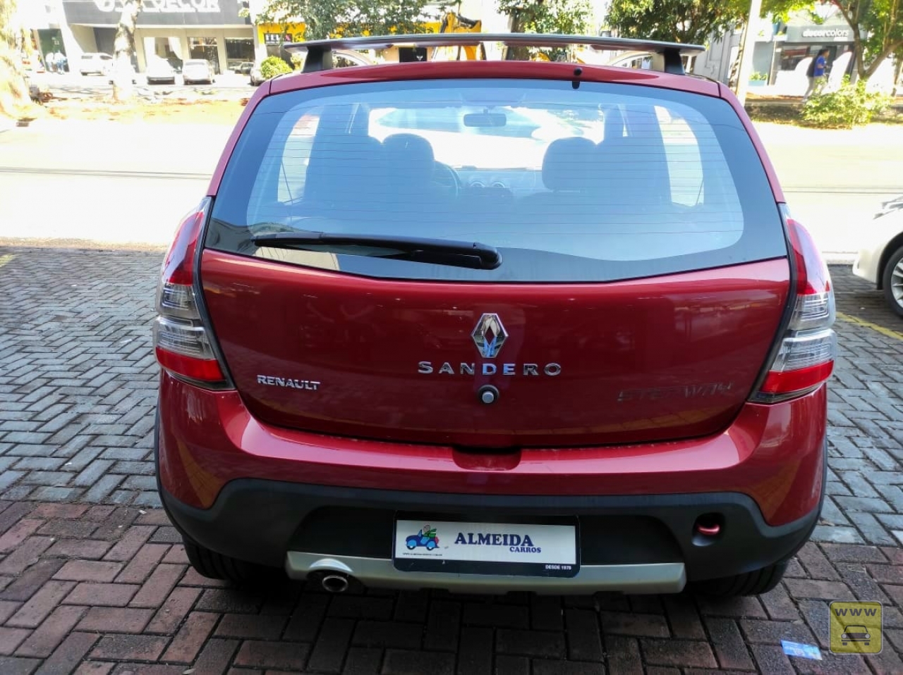 RENAULT SANDERO STEPWAY 1.6. Veículo ALMEIDA CARROS