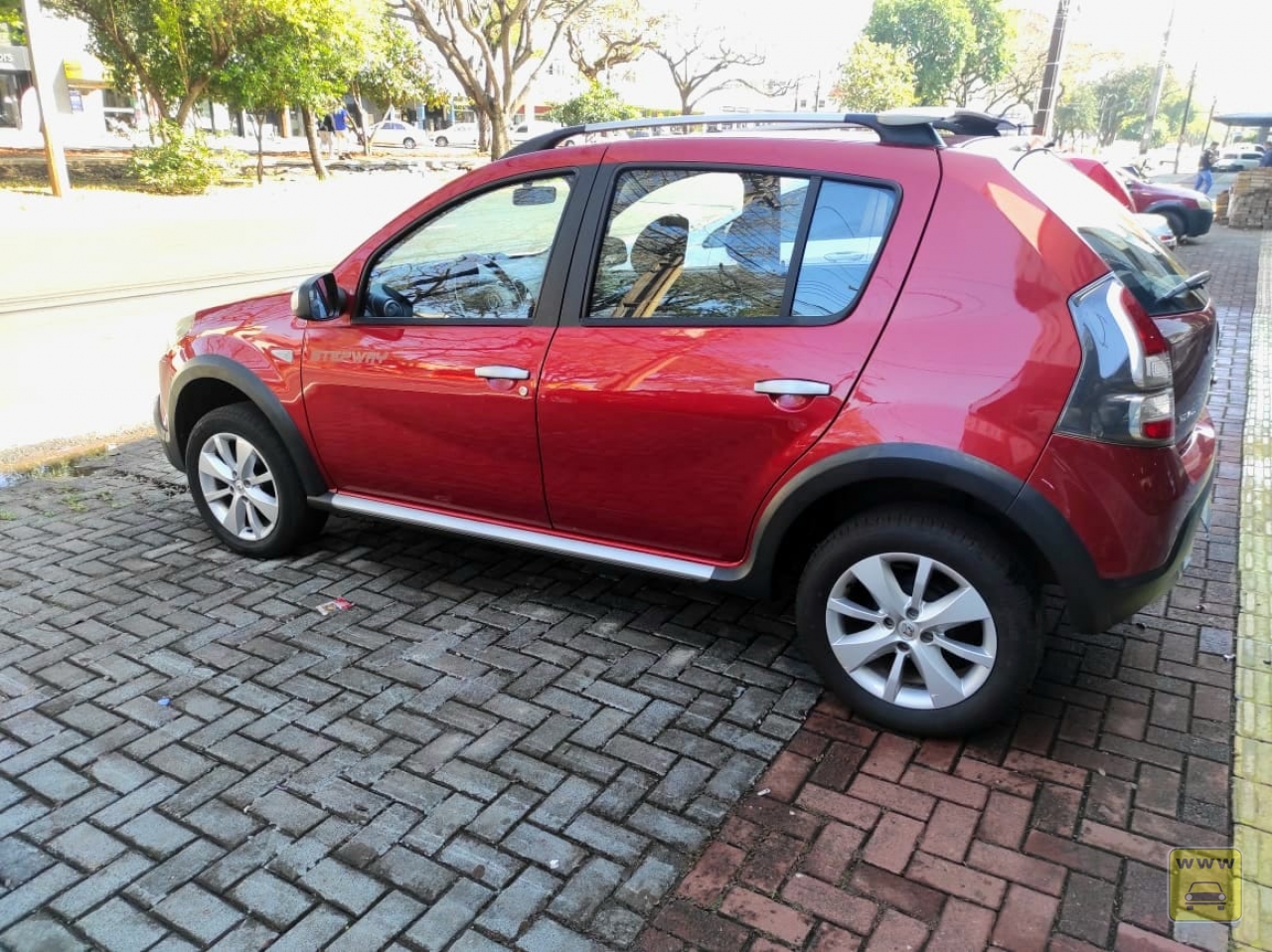 RENAULT SANDERO STEPWAY 1.6. Veículo ALMEIDA CARROS