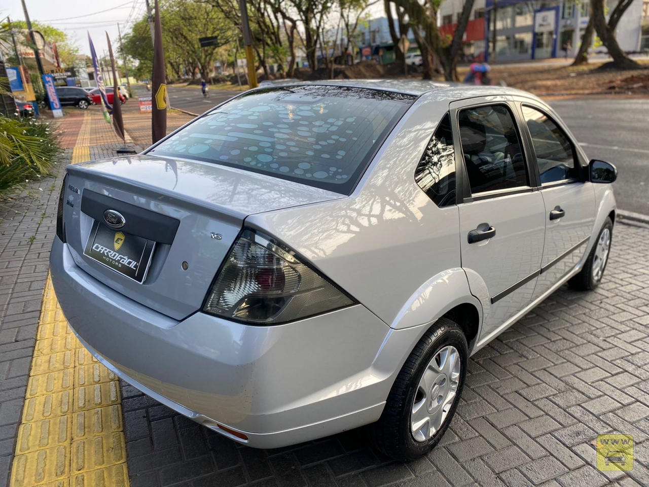 FORD FIESTA SEDAN 1.6