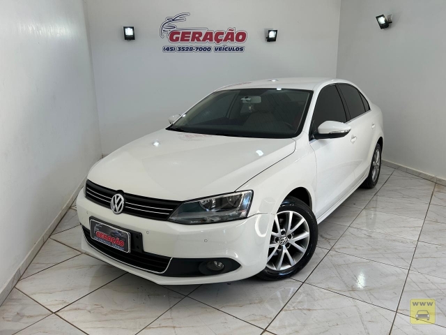 VOLKSWAGEN JETTA 2.0 CONFORTLINE 11/12 | GERAÇÃO VEÍCULOS - FOZ | Portal OBusca