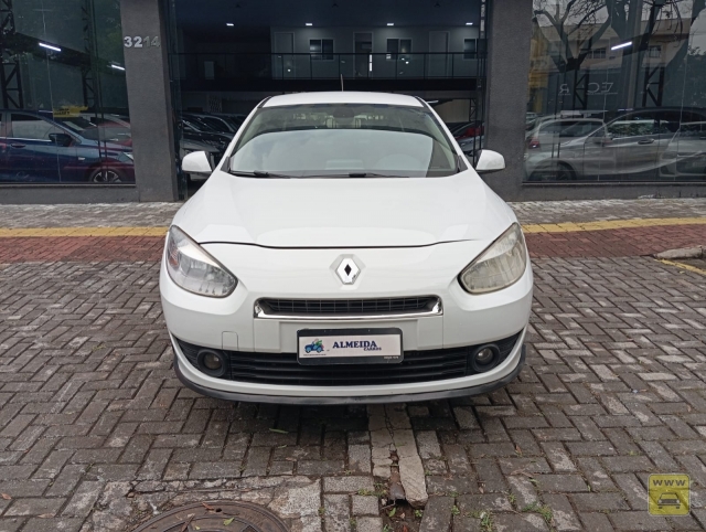 RENAULT FLUENCE DYNAMIQUE. Seminovo ALMEIDA CARROS