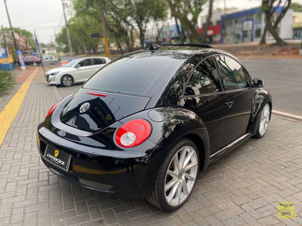 VOLKSWAGEN NEW BEETLE