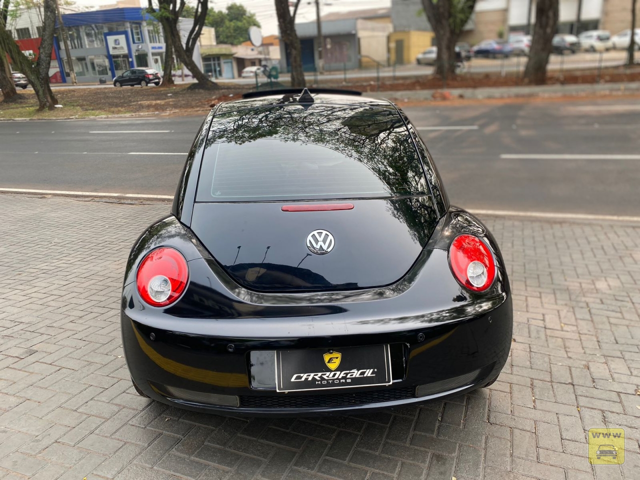 VOLKSWAGEN NEW BEETLE