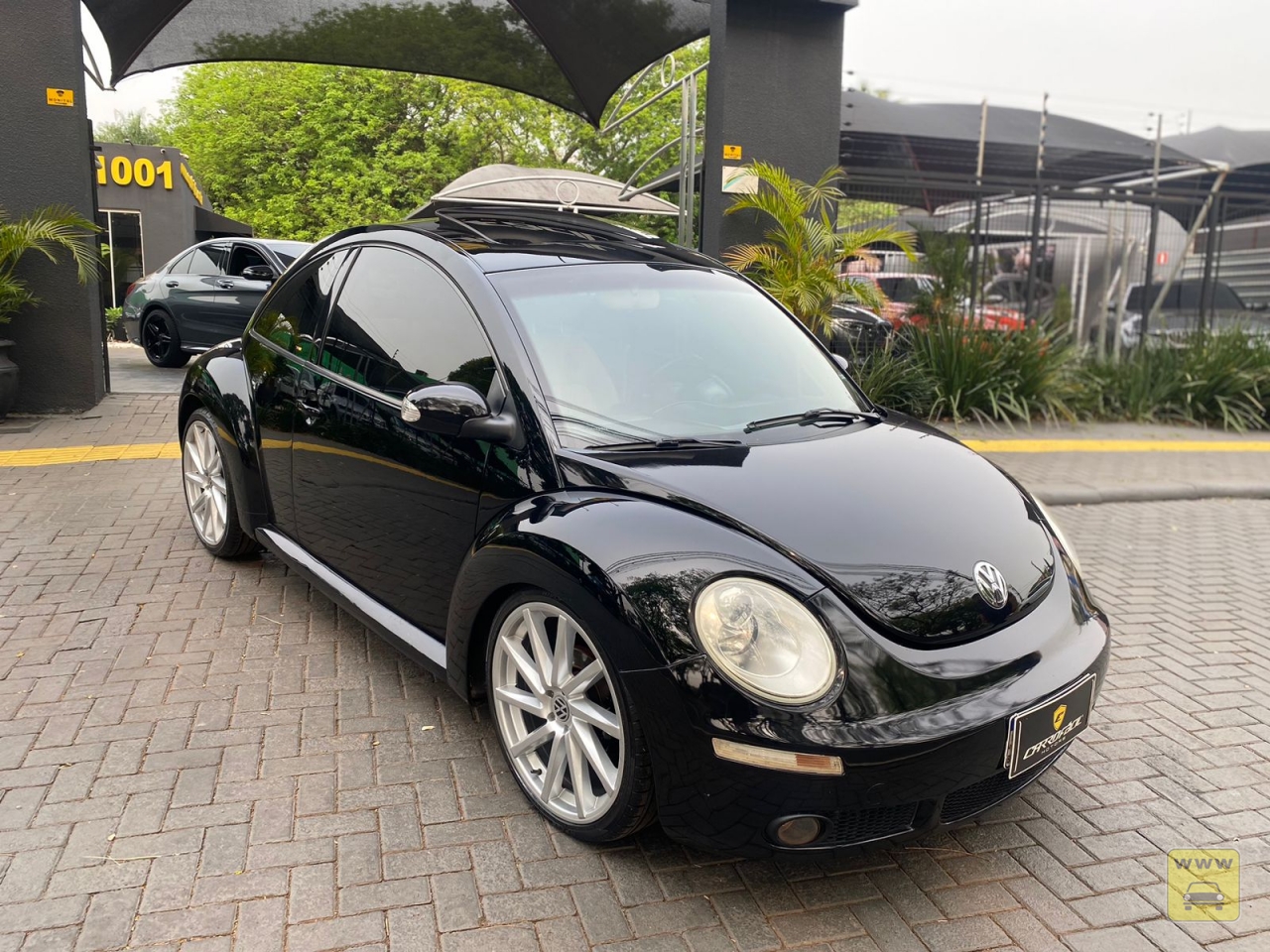 VOLKSWAGEN NEW BEETLE