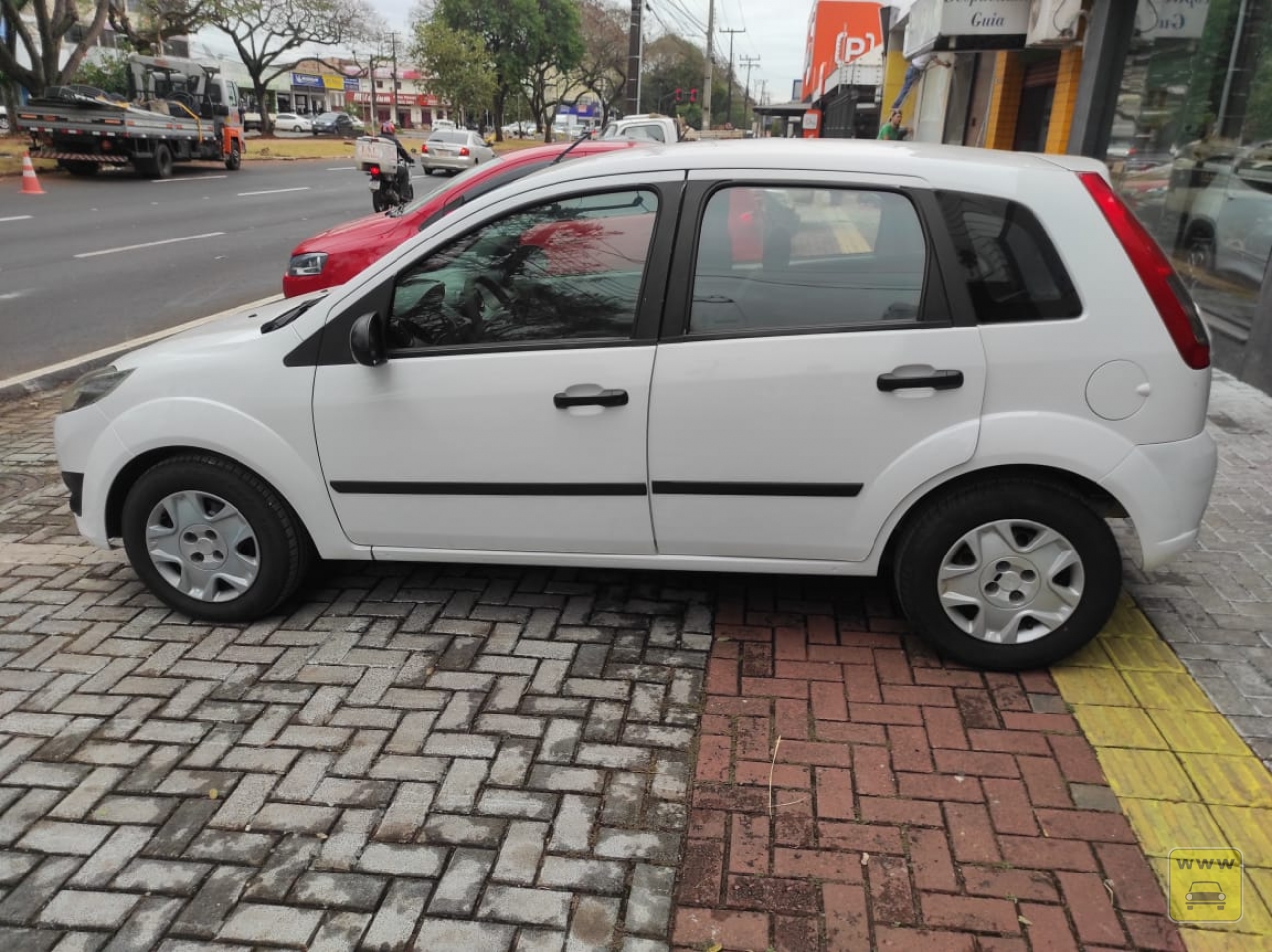 FORD FIESTA FLEX. Veículo ALMEIDA CARROS